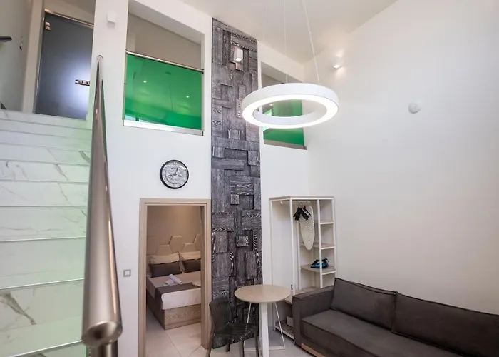 Amalia Deluxe Vrasná