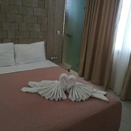Amalia Deluxe * Nea Vrasna